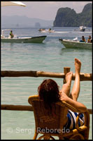 Descansando en el complejo El Nido Resort en la isla Miniloc. Palawan.